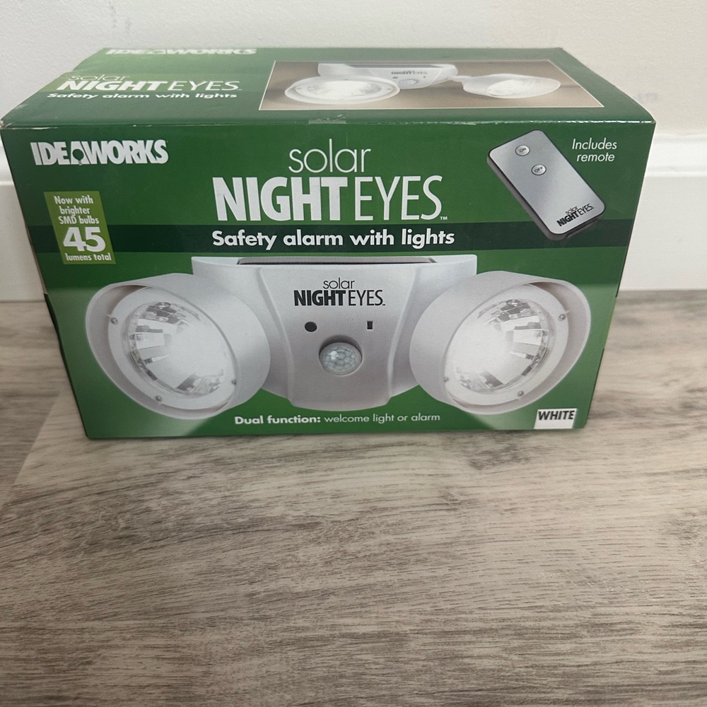 White Wireless Security Camera with Motion Detection